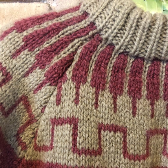 Vintage handmade virgin wool sweater in shades of pink, rose and tan. Size  S - Picture 3 of 5